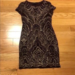 Maroon and gold short sleeved dress